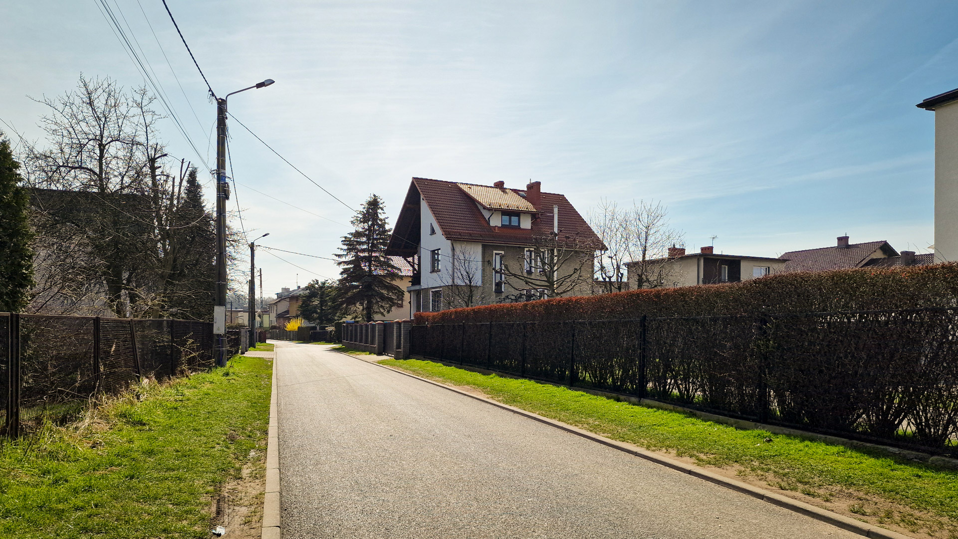 Kolejna ulica z nową nawierzchnią asfaltową na 