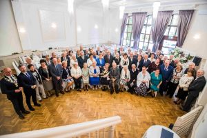 Uroczystość honorująca jubileusze małżeńskie