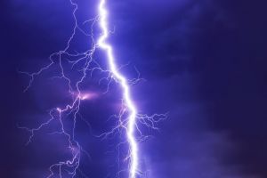 Ostrzeżenie o możliwości wystąpienia burz