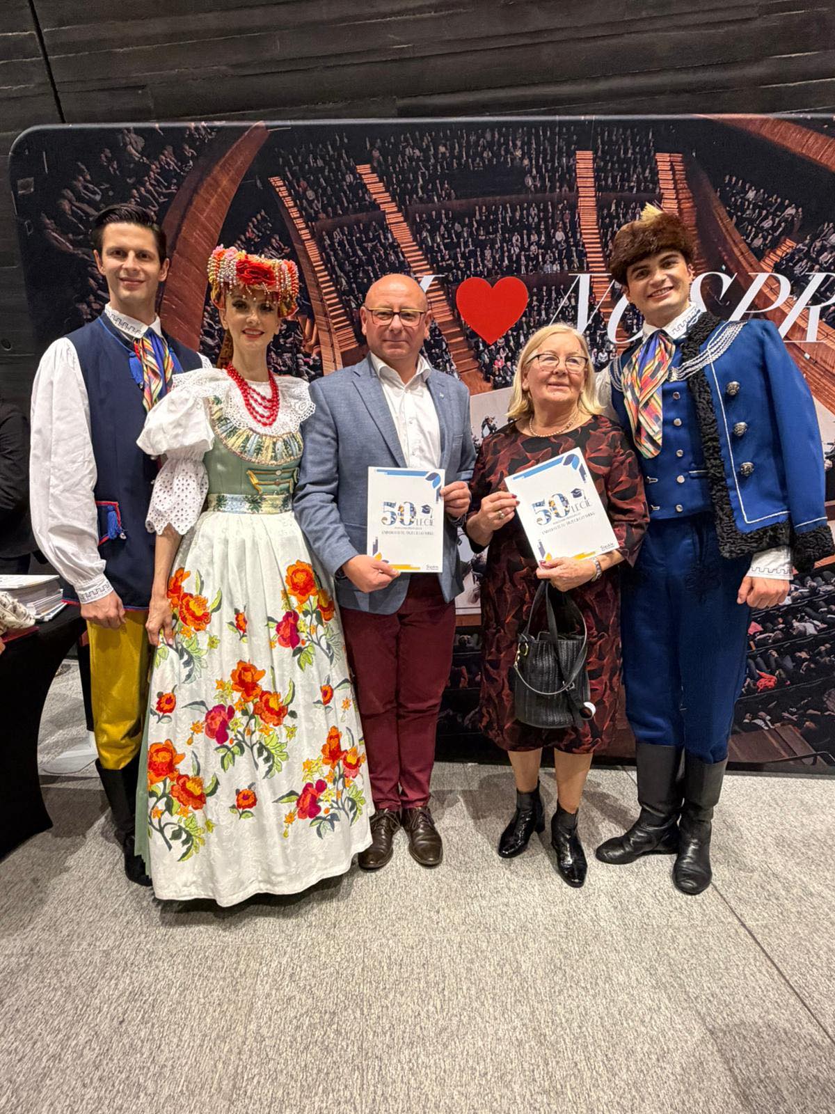 50 lat pierwszego Uniwersytetów Trzeciego Wieku w