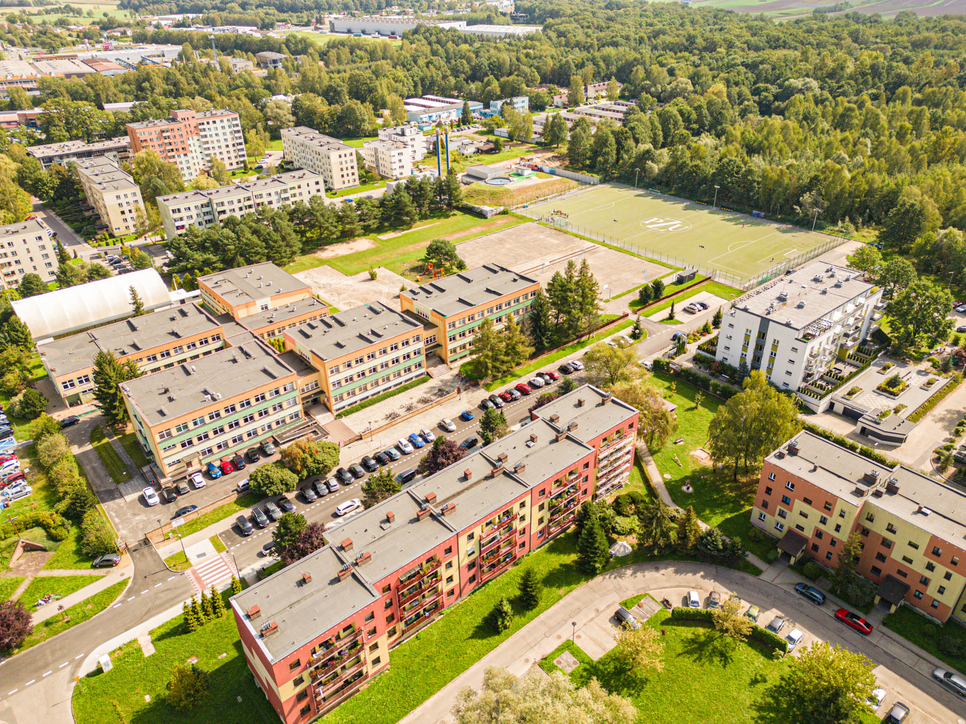 15 ofert na budowę kompleksu sportowego przy Zesp