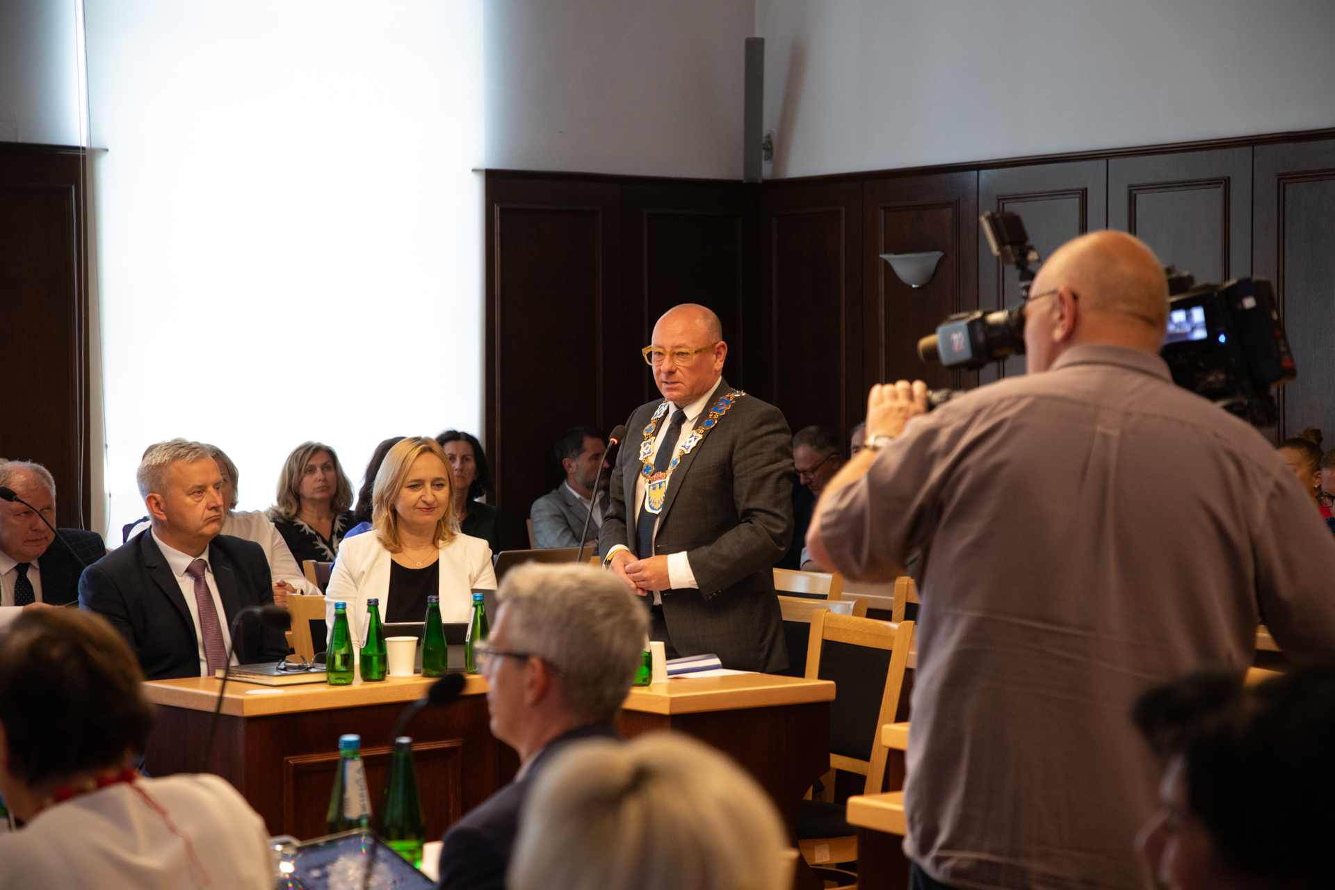 Radni jednogłośnie udzielili burmistrzowi Pszczy