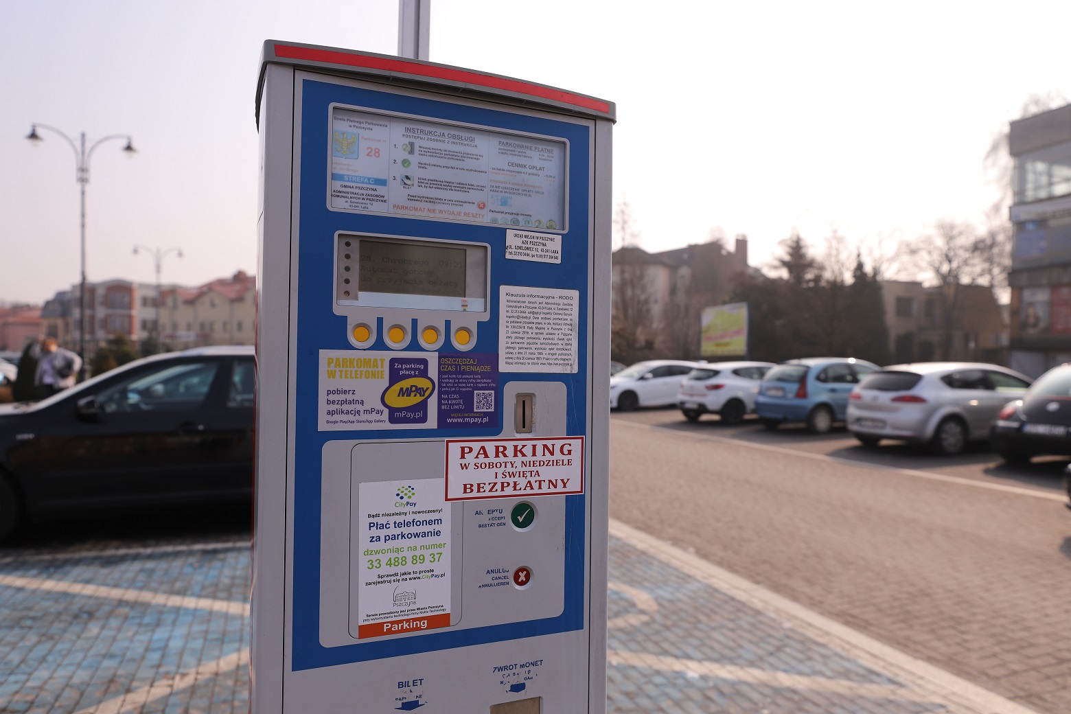 Kierowcy coraz chętniej za postój płacą przez 