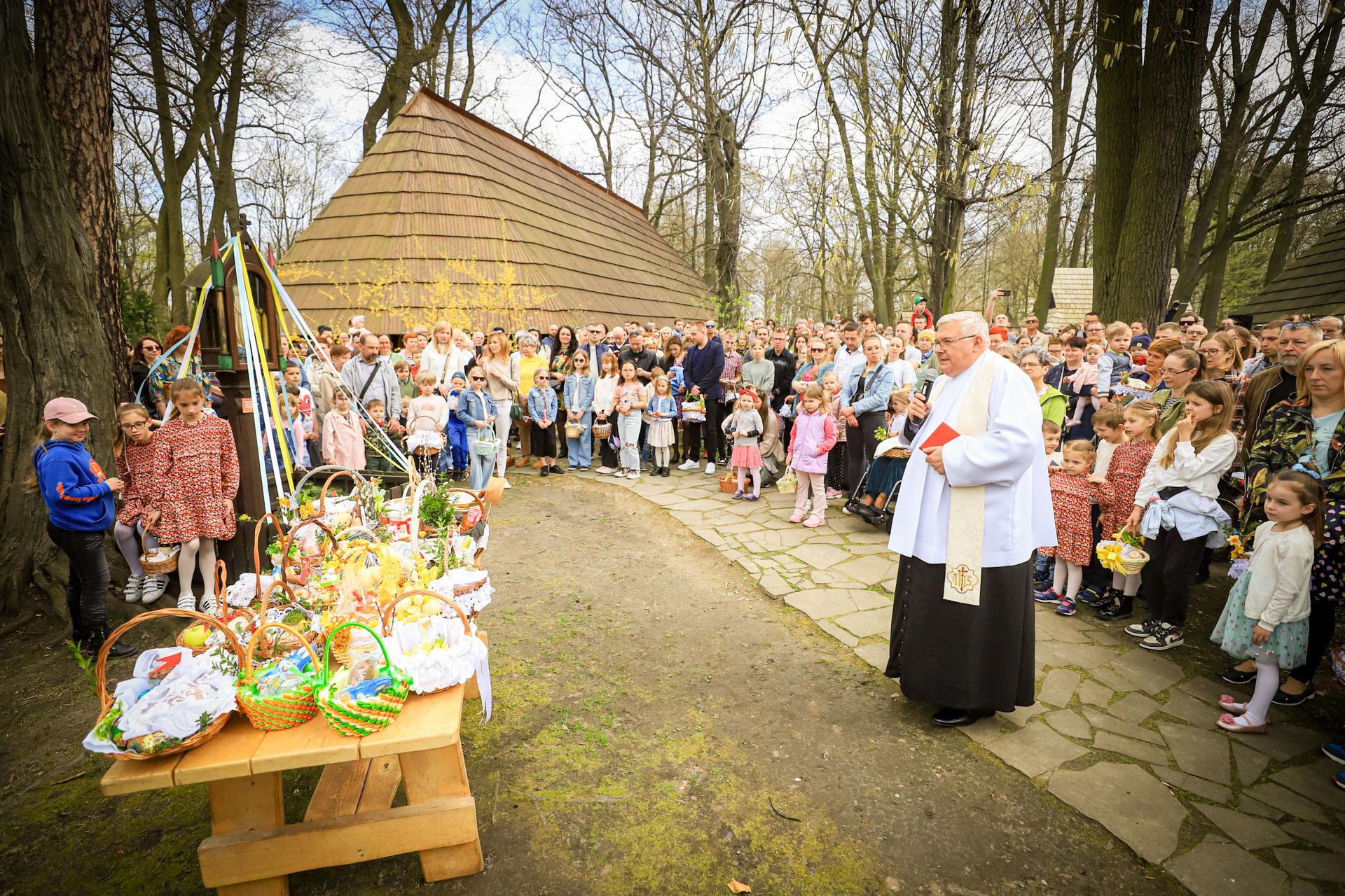 Wielka Sobota w Skansenie - święcenie pokarmów 