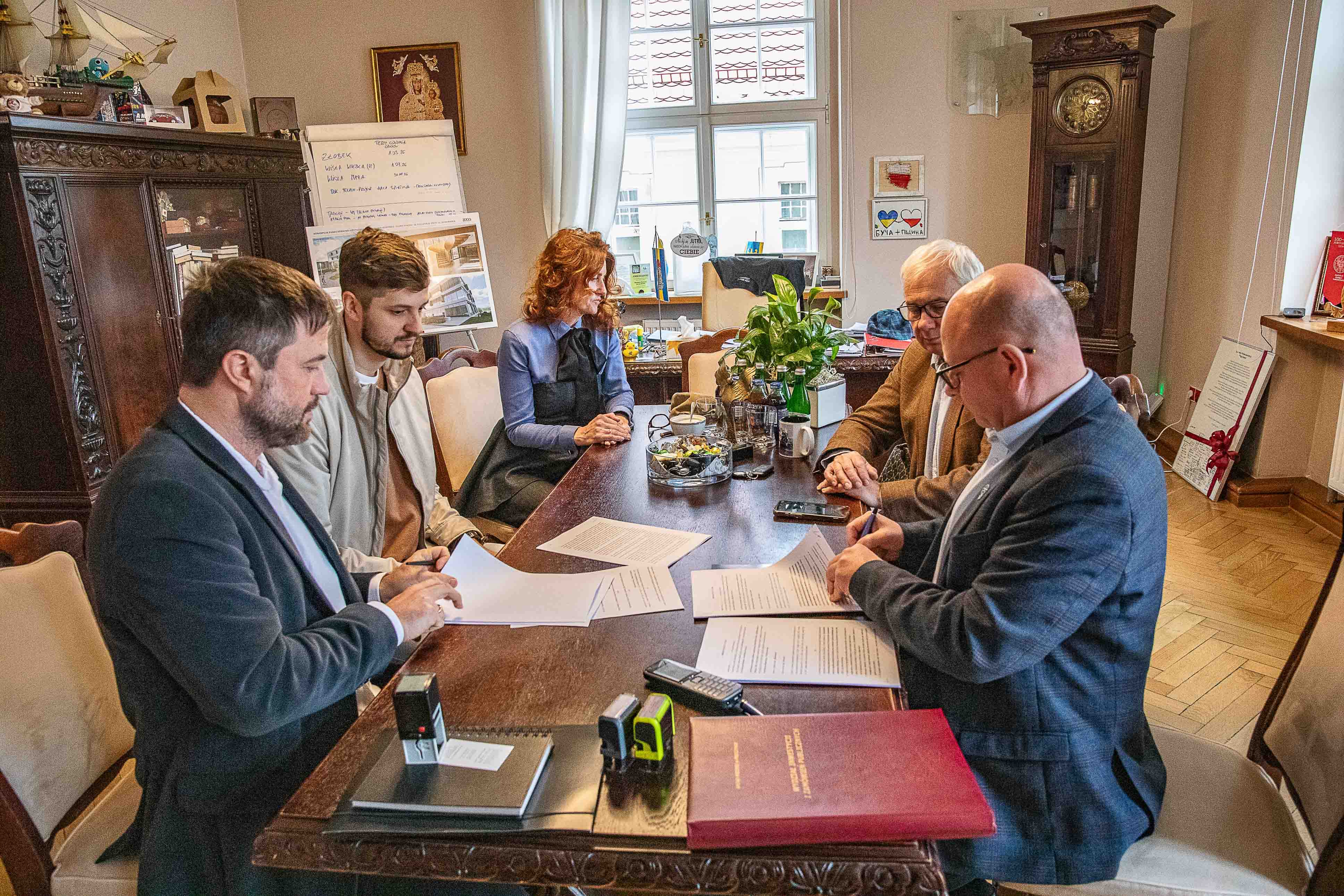 Umowa podpisana. Powstanie projekt nowej hali spor