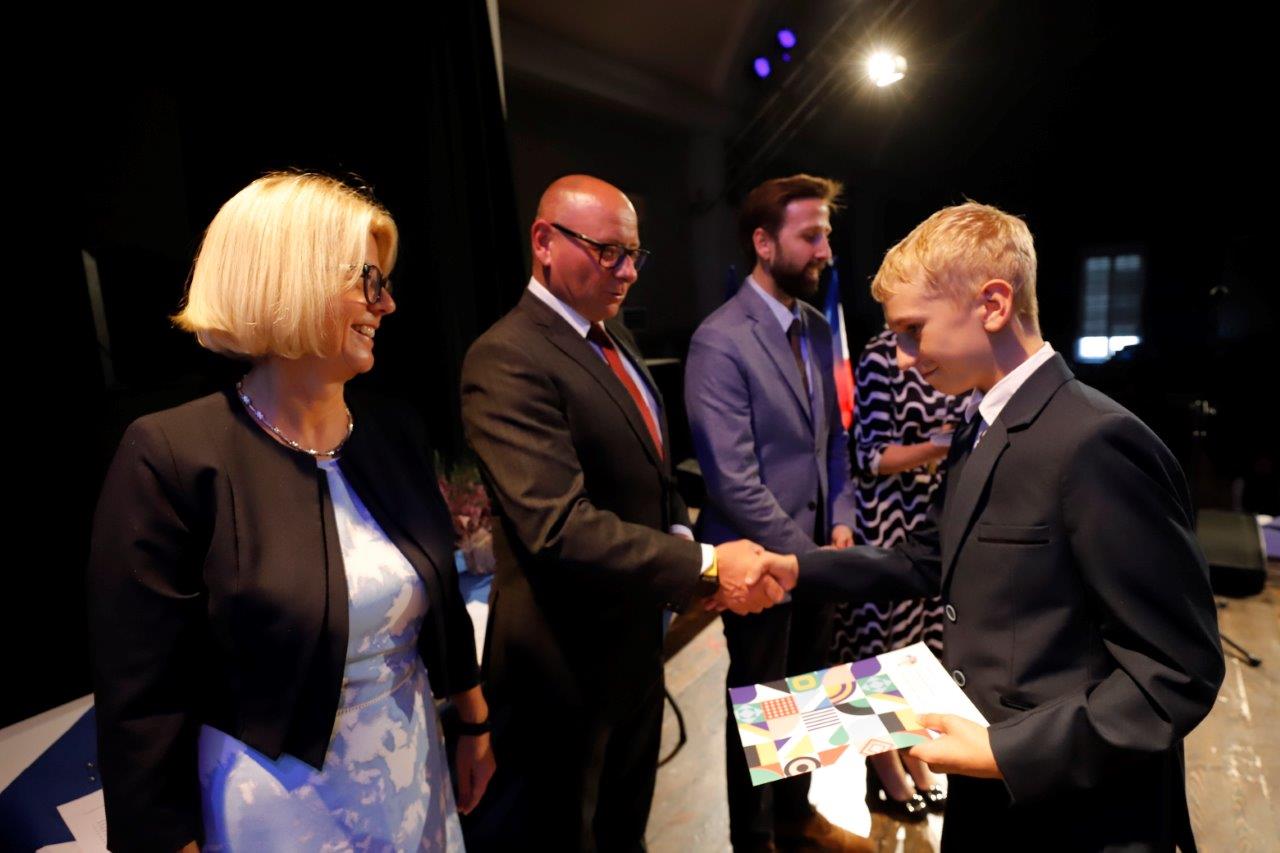 61 uczniów odebrało certyfikaty DELF