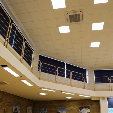 Nowoczesne oświetlenie LED w szkołach gminy 