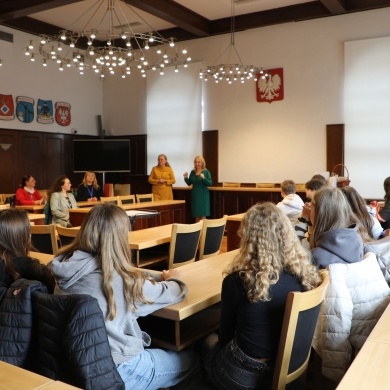 Delegacja z Rumunii w ramach projektu ERASMUS+ w SP2 - odwiedziny w Ratuszu - 02.10.2025