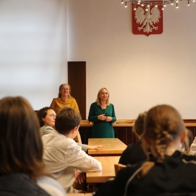 Delegacja z Rumunii w ramach projektu ERASMUS+ w SP2 - odwiedziny w Ratuszu - 02.10.2025