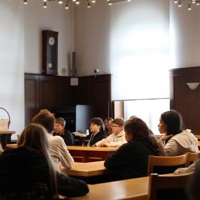 Delegacja z Rumunii w ramach projektu ERASMUS+ w SP2 - odwiedziny w Ratuszu - 02.10.2025