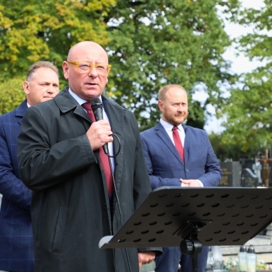 Uroczystość oznaczenia znakiem pamięci „Tobie Polsko” grobów powstańców śląskich - Józefa Zupoka oraz Hermana Kapela - 08.10.2025