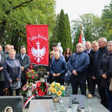Uroczystość oznaczenia znakiem pamięci „Tobie Polsko” grobów powstańców śląskich - Józefa Zupoka oraz Hermana Kapela - 08.10.2025