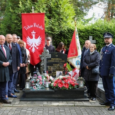 Uroczystość oznaczenia znakiem pamięci „Tobie Polsko” grobów powstańców śląskich - Józefa Zupoka oraz Hermana Kapela - 08.10.2025