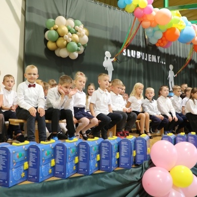 Uroczystość pasowania na uczniów w pszczyńskich szkołach podstawowych - ZSP Jankowice - 09.10.2025