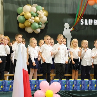 Uroczystość pasowania na uczniów w pszczyńskich szkołach podstawowych - ZSP Jankowice - 09.10.2025