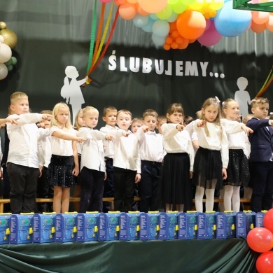 Uroczystość pasowania na uczniów w pszczyńskich szkołach podstawowych - ZSP Jankowice - 09.10.2025