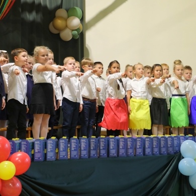 Uroczystość pasowania na uczniów w pszczyńskich szkołach podstawowych - ZSP Jankowice - 09.10.2025