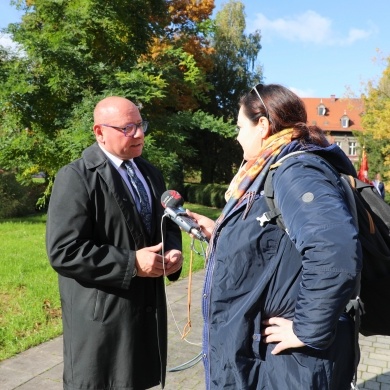 Odsłonięcie ławeczki i obelisku na 120 lecie Związku Nauczycielstwa Polskiego - 13.10.2025