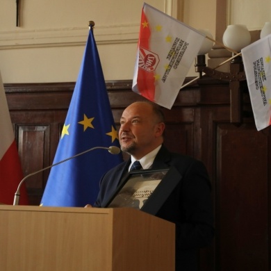 Odsłonięcie ławeczki i obelisku na 120 lecie Związku Nauczycielstwa Polskiego - 13.10.2025