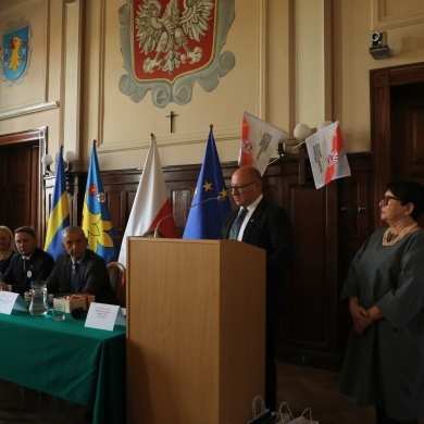Odsłonięcie ławeczki i obelisku na 120 lecie Związku Nauczycielstwa Polskiego - 13.10.2025