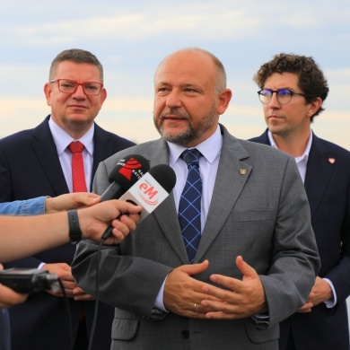 Briefing prasowy Wód Polskich na zaporze Zbiornika Łąka - 31.08.2026