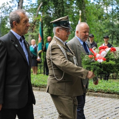 Obchody 1 września na cmentarzu 
