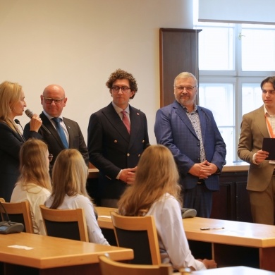 Debata młodzieżowa „VOX IUVENUM” pod hasłem „Porozmawiajmy o Polsce” - 26.10.2026