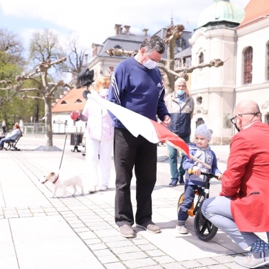 Akcja wręczania flag Polski - 30.04.2021