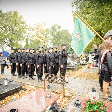 Oznaczenia znakiem pamięci „Tobie Polsko” grobów powstańczych w Pszczynie - 06.10.2021