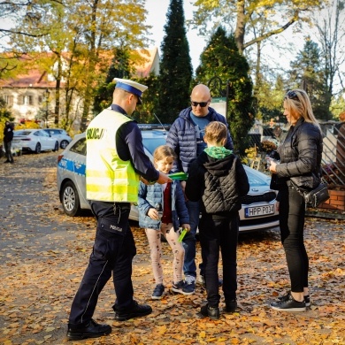 Akcja rozdawania odblasków w Pszczynie - 30.10.2021