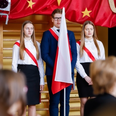 Maturzyści III LO odebrali świadectwa i wyróżnienia - 29.04.2022