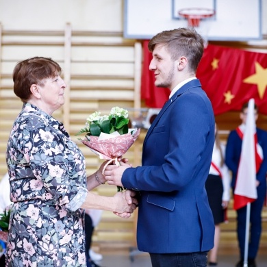 Maturzyści III LO odebrali świadectwa i wyróżnienia - 29.04.2022