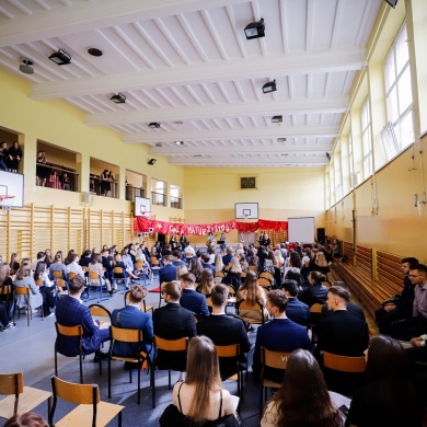 Maturzyści III LO odebrali świadectwa i wyróżnienia - 29.04.2022