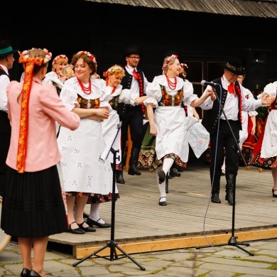 Stawianie moja w pszczyńskim skansenie - 01.05.2022