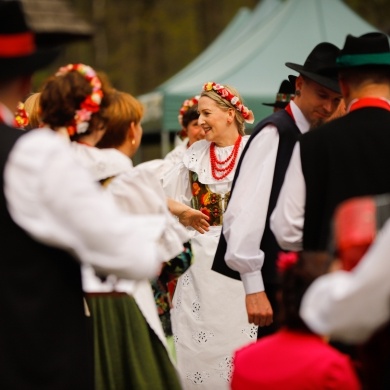 Stawianie moja w pszczyńskim skansenie - 01.05.2022