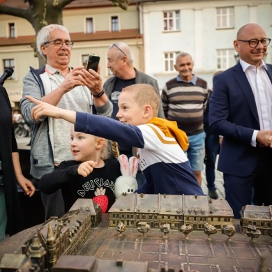 Miniaturowa makieta pszczyńskiej starówki na rynku - 14.05.2022