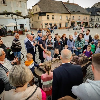 Miniaturowa makieta pszczyńskiej starówki na rynku - 14.05.2022