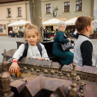 Miniaturowa makieta pszczyńskiej starówki na rynku - 14.05.2022