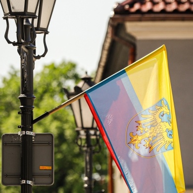 Flagi Polski i Górnego Śląska na rynku w Pszczynie - 20.06.2022