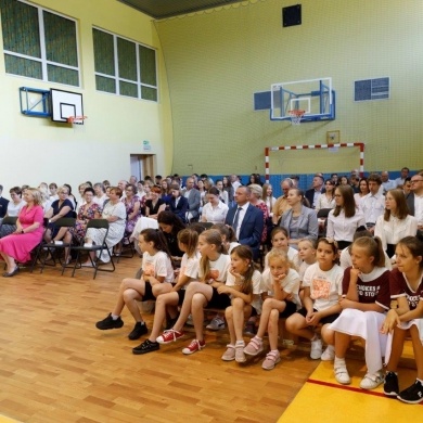 Nagrodzono najlepszych absolwentów gminnych szkół podstawowych