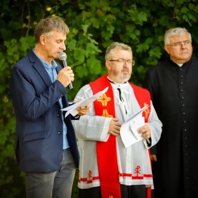 Złożenie kwiatów i zniczy pod mogiłą żołnierzy polskich poległych w wojnie obronnej Polski 1939 r. - 02.09.2022