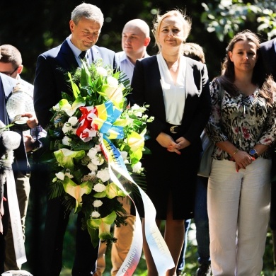 Uroczystość upamiętnienia księcia Bolko Hochberga von Pless w Parku Zamkowym w Pszczynie