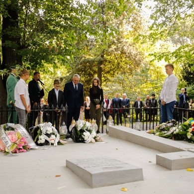 Uroczystość upamiętnienia księcia Bolko Hochberga von Pless w Parku Zamkowym w Pszczynie