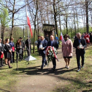  Obchody Dnia Pamięci Ofiar Zbrodni Katyńskiej oraz 77. rocznicy masowej zsyłki Polaków na Sybir