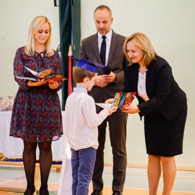 Pasowanie pierwszoklasistów w Szkole Podstawowej w Brzeźcach - 18.10.2022