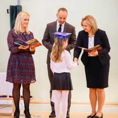 Pasowanie pierwszoklasistów w Szkole Podstawowej w Brzeźcach - 18.10.2022
