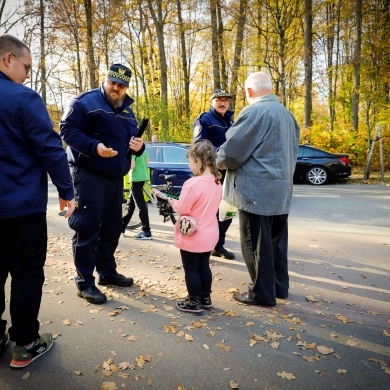 Akcja rozdawania odblasków przez straż miejską - 31.10.2022