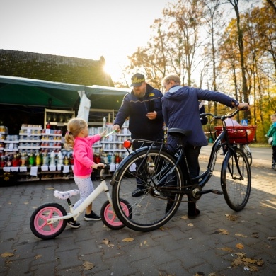 Akcja rozdawania odblasków przez straż miejską - 31.10.2022