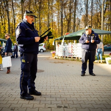 Akcja rozdawania odblasków przez straż miejską - 31.10.2022