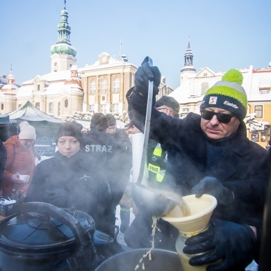 Tradycyjna zupa wigilijna na pszczyńskim rynku - 18.12.2022